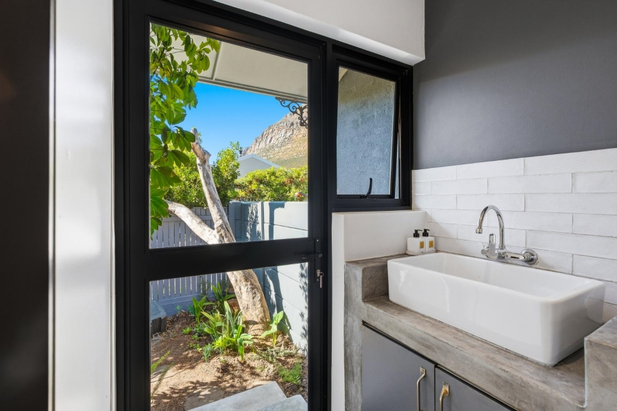 2 Bedroom Property for Sale in Lakeside Western Cape